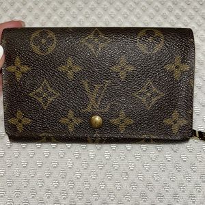 Authentic Louis Vuitton snap wallet
